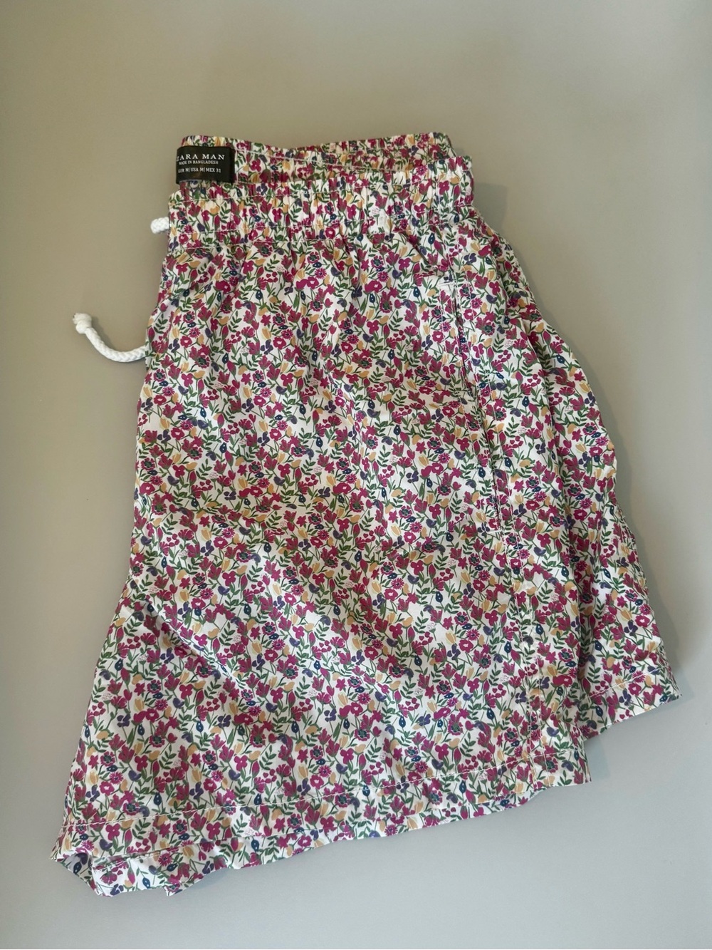 Zara Man Swim Trunks with Pink Floral Print, drawstring and lined, Size Medium